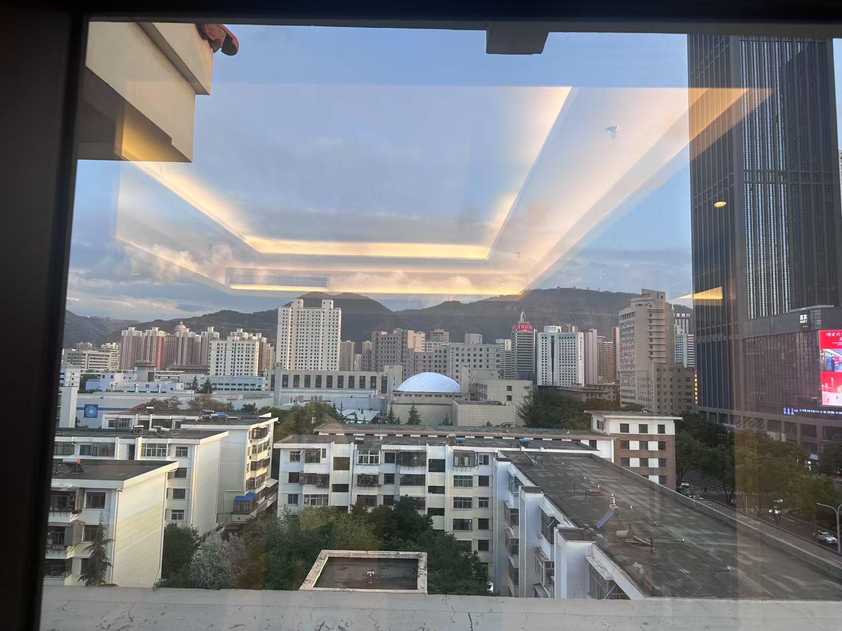 八点半也不会天黑